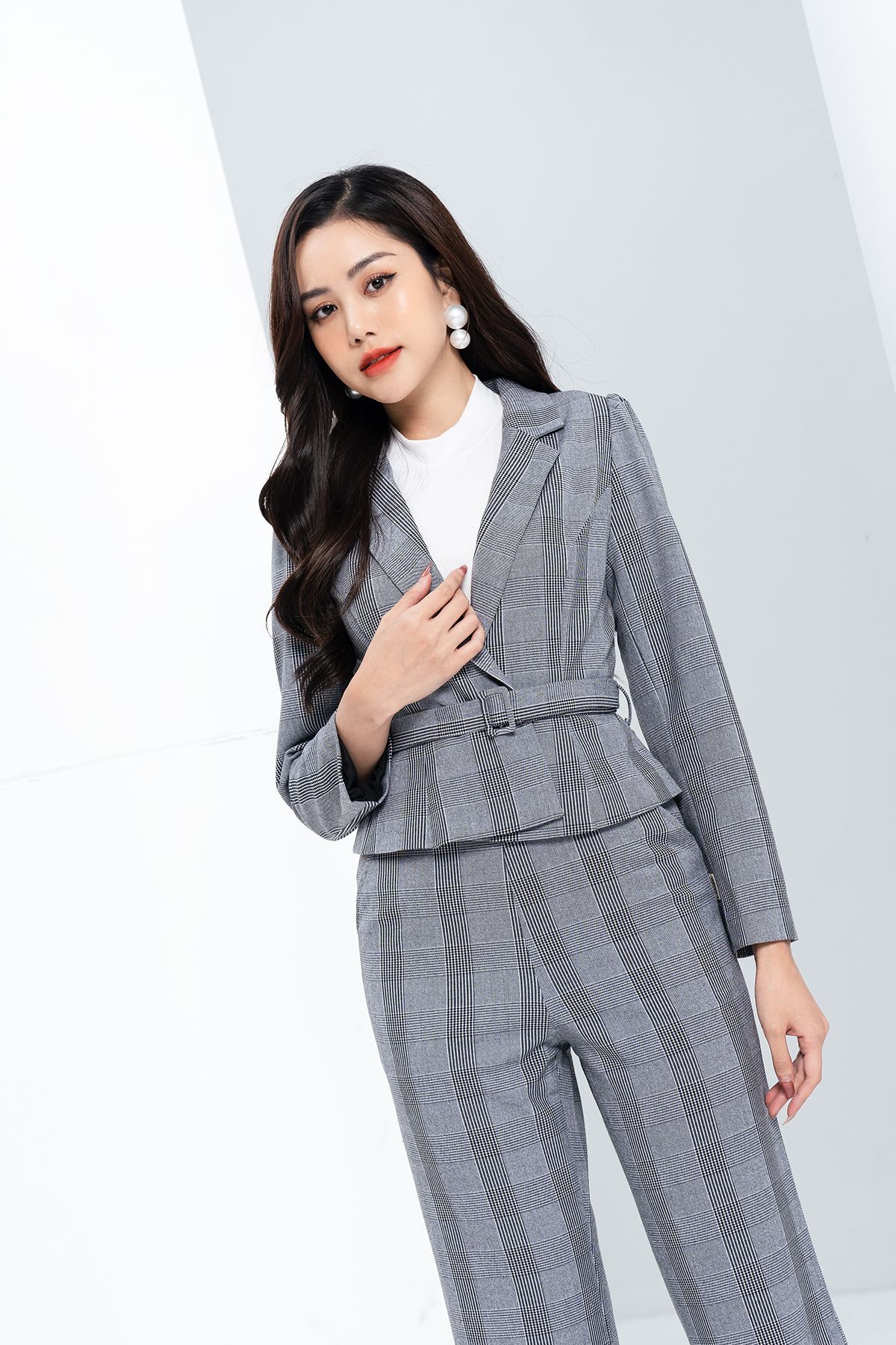 Set bộ đồ nữ áo vest croptop mix chân váy giả quần sang chảnh xinh xắn