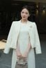 Áo vest cổ leo cài hoa - L65B24T022