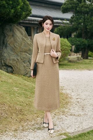 Áo vest cổ leo cài hoa - L65B24T022