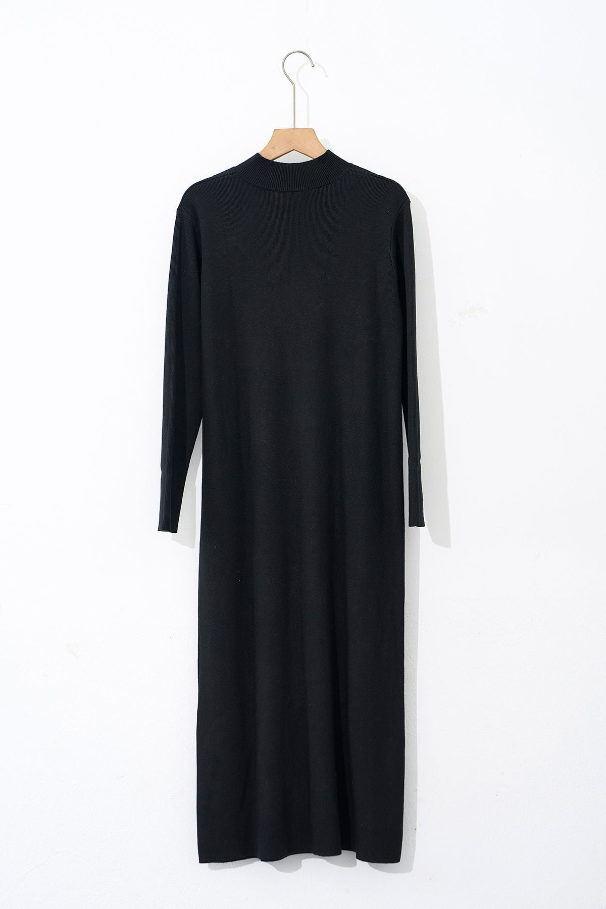 Đầm len suông dáng dài - N63M24T012