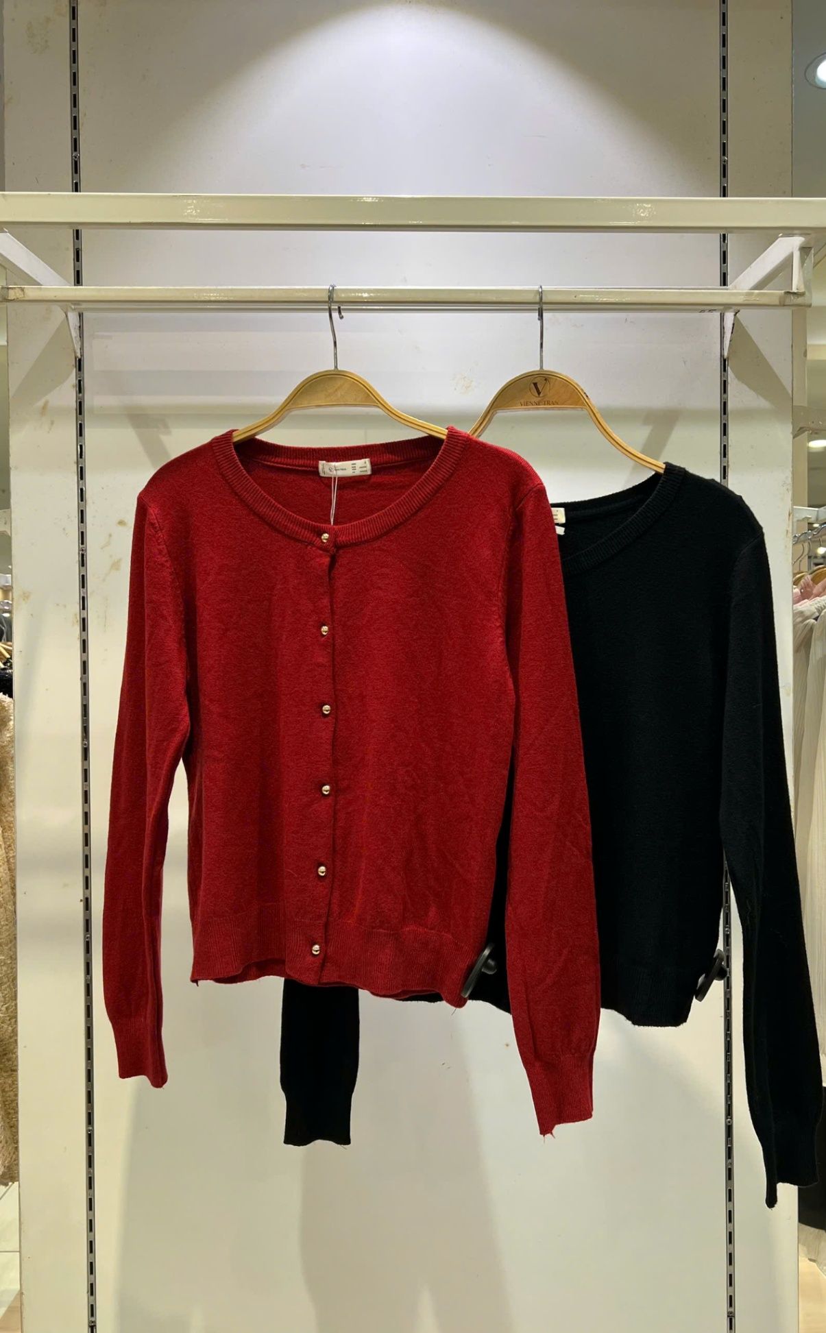 áo cardigan cổ tròn dài tay cúc đồng - N65C24T015