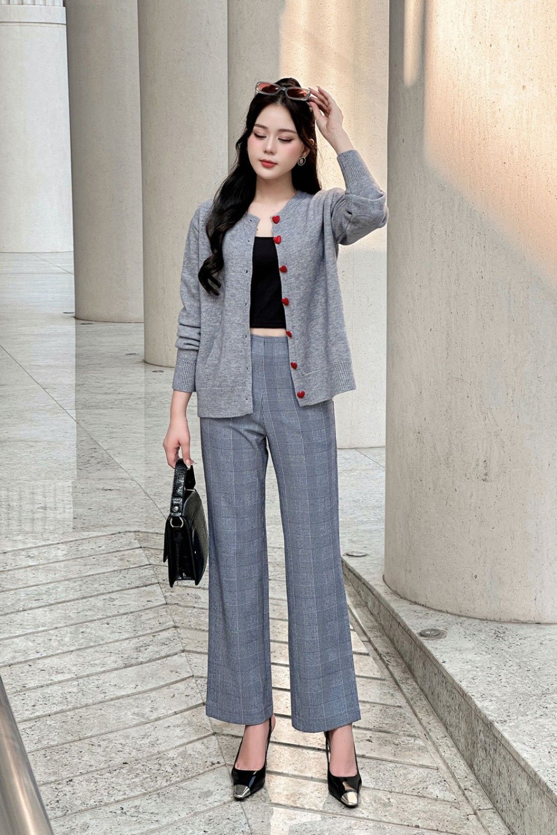 áo cardigan cổ tròn phối cúc tim - N65C24T016