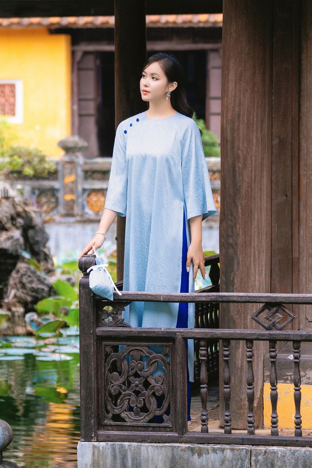 Áo dài cách tân suông - O61A24Q024