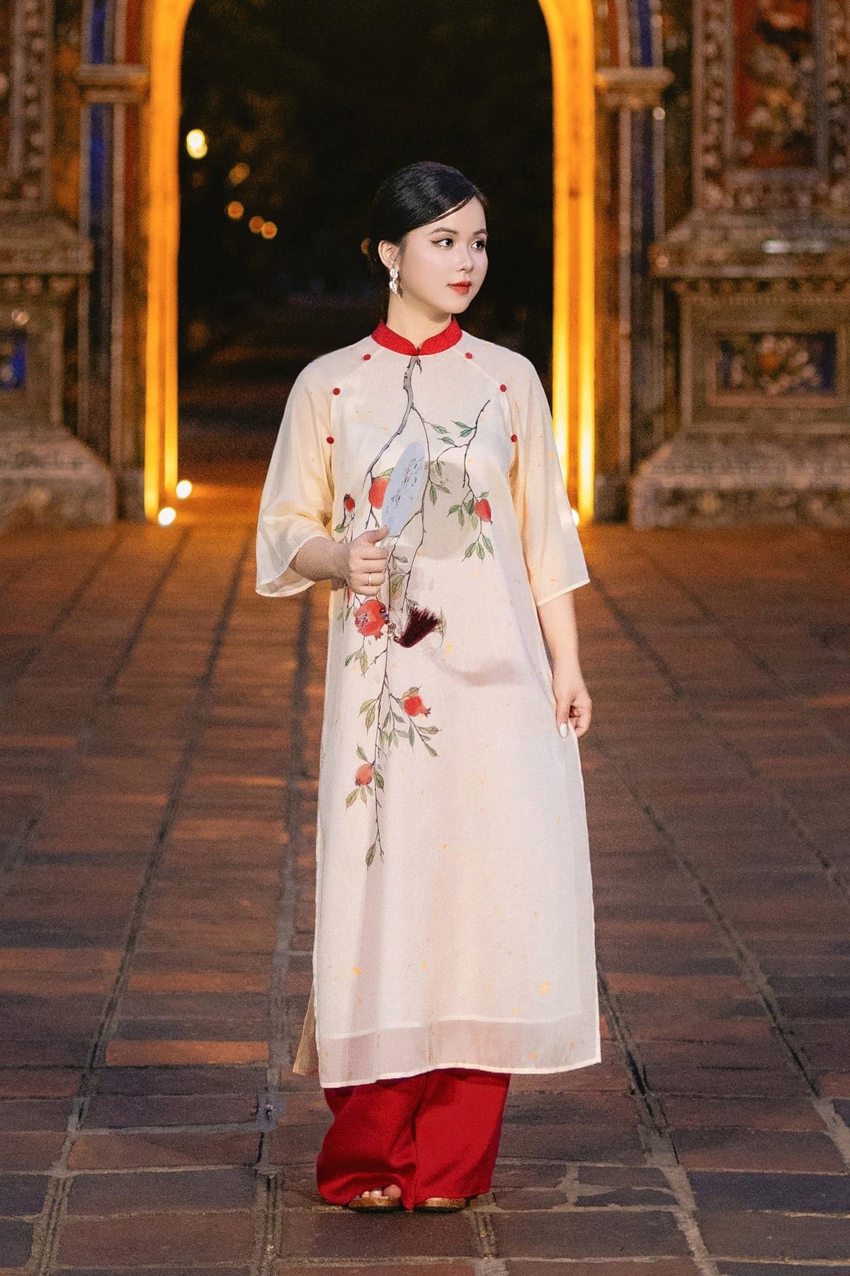 Áo dài cách tân Ngọc Lựu  - O61A24Q028 ( Không kèm quần )