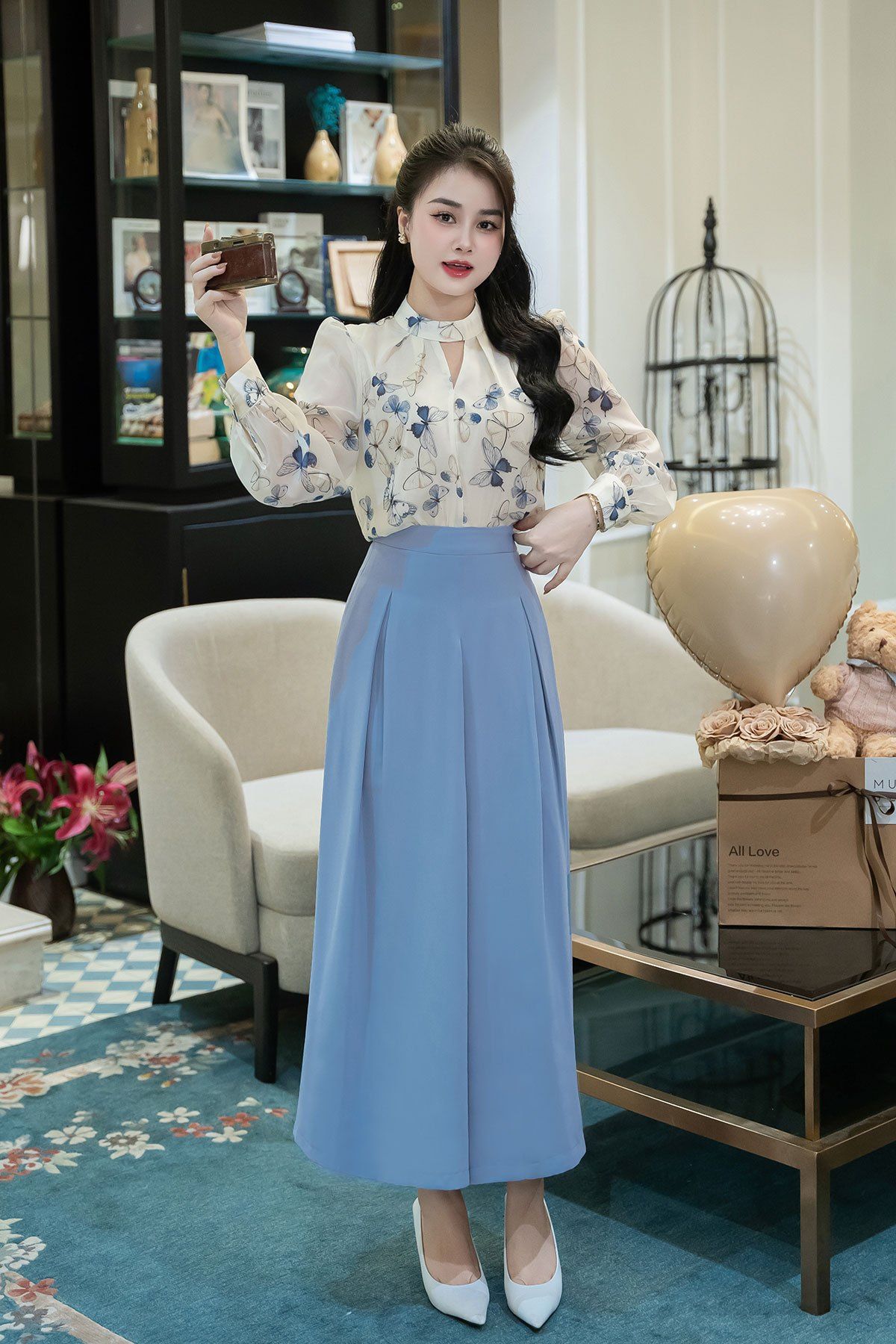 Áo cổ tàu tròn xếp ly - O61B24Q015