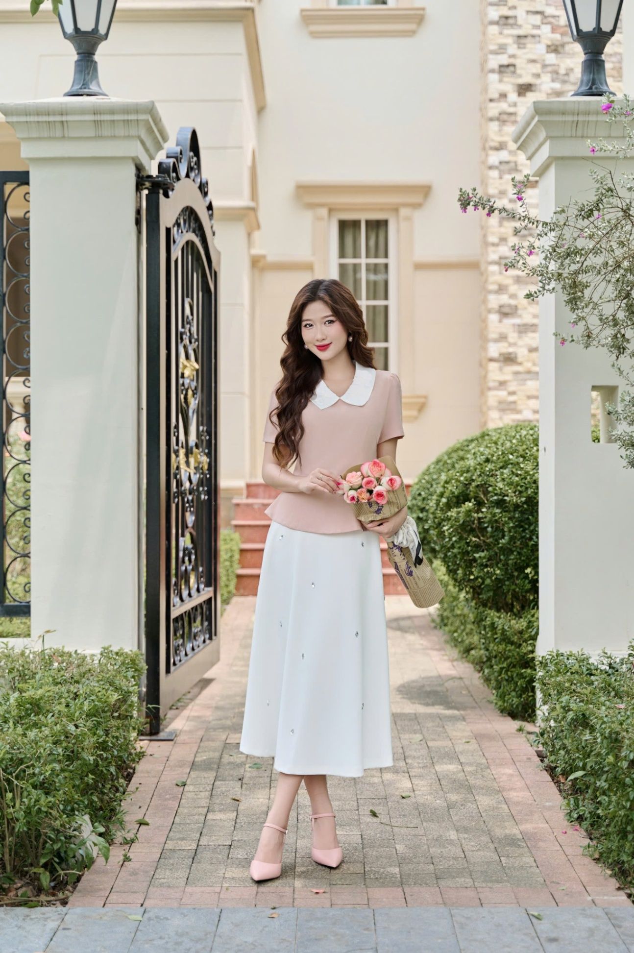 Áo peplum cổ phối đính hoa - O61B24Q016