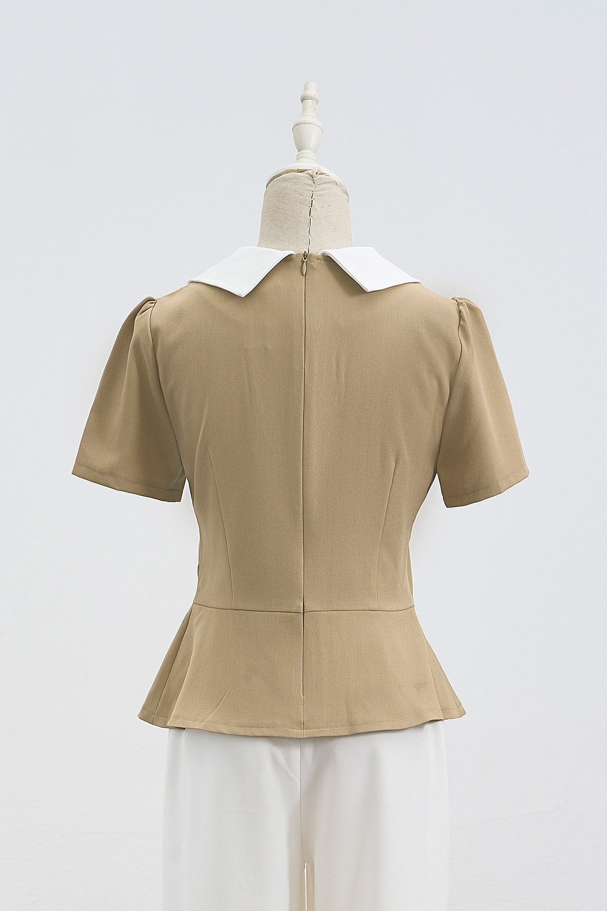 Áo peplum cổ phối đính hoa - O61B24Q016