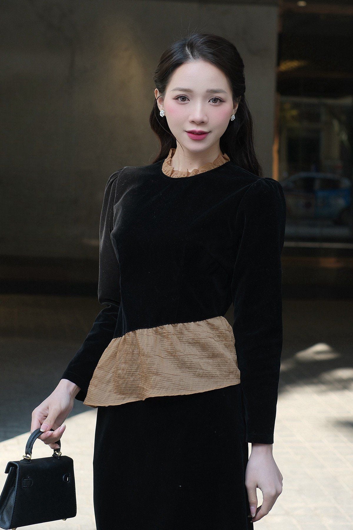 Áo nhung phối bèo dài tay - O61B24T002