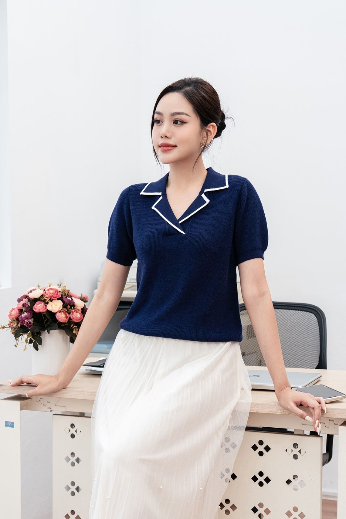 áo len tay ngắn cổ 2 ve phối màu - O61W23T005