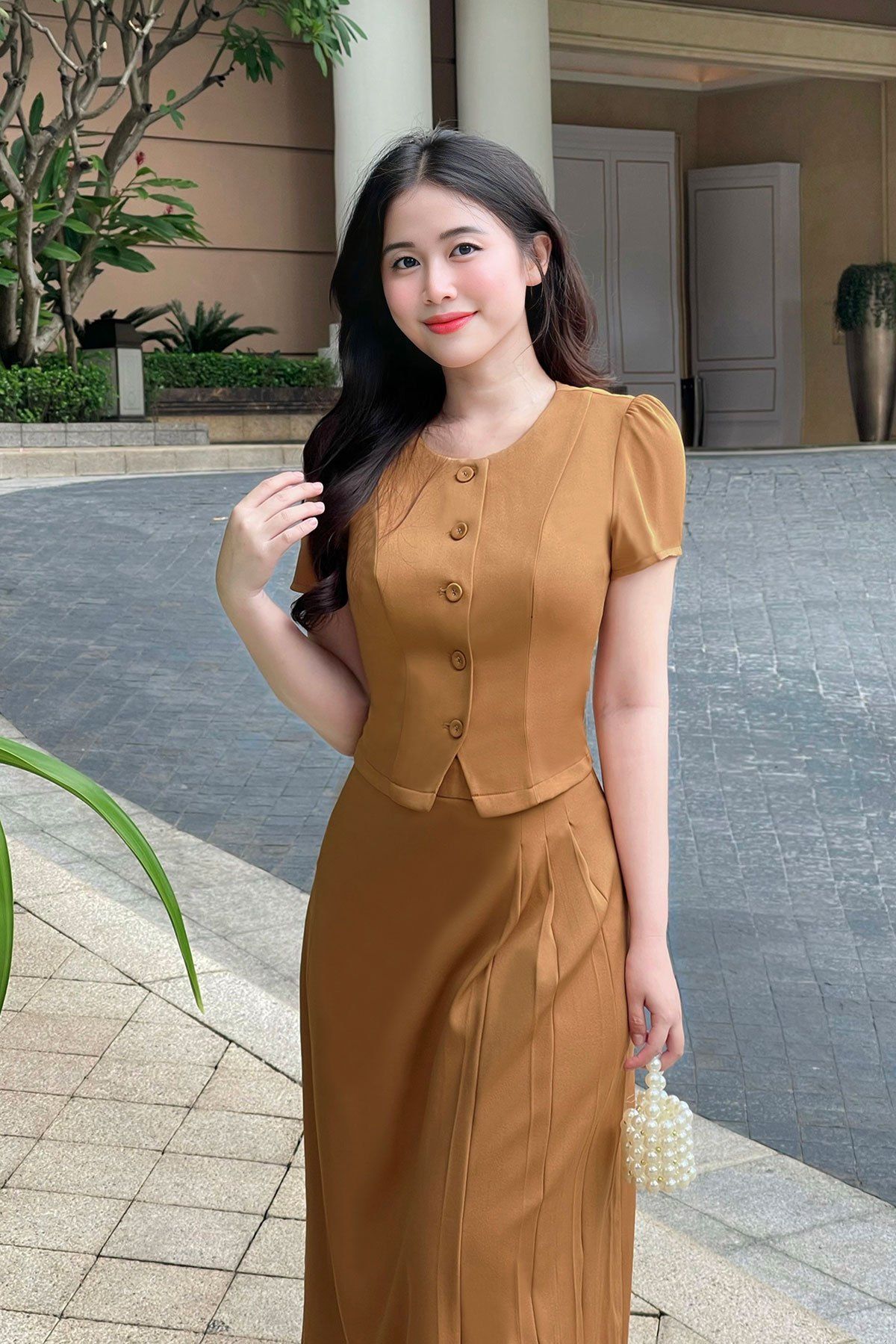 Chân váy xếp ly 1 bên - O62I24Q016