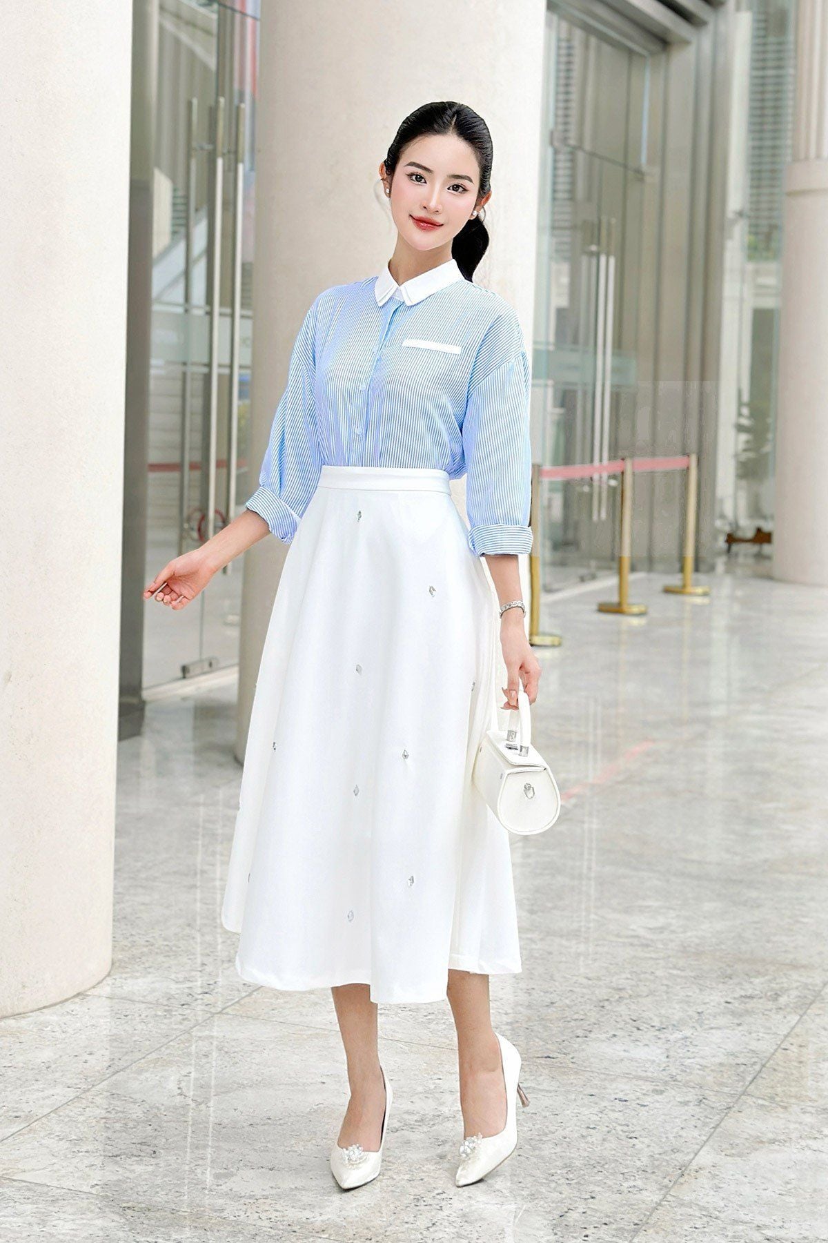 Chân váy xòe đính đá - O62L24Q011