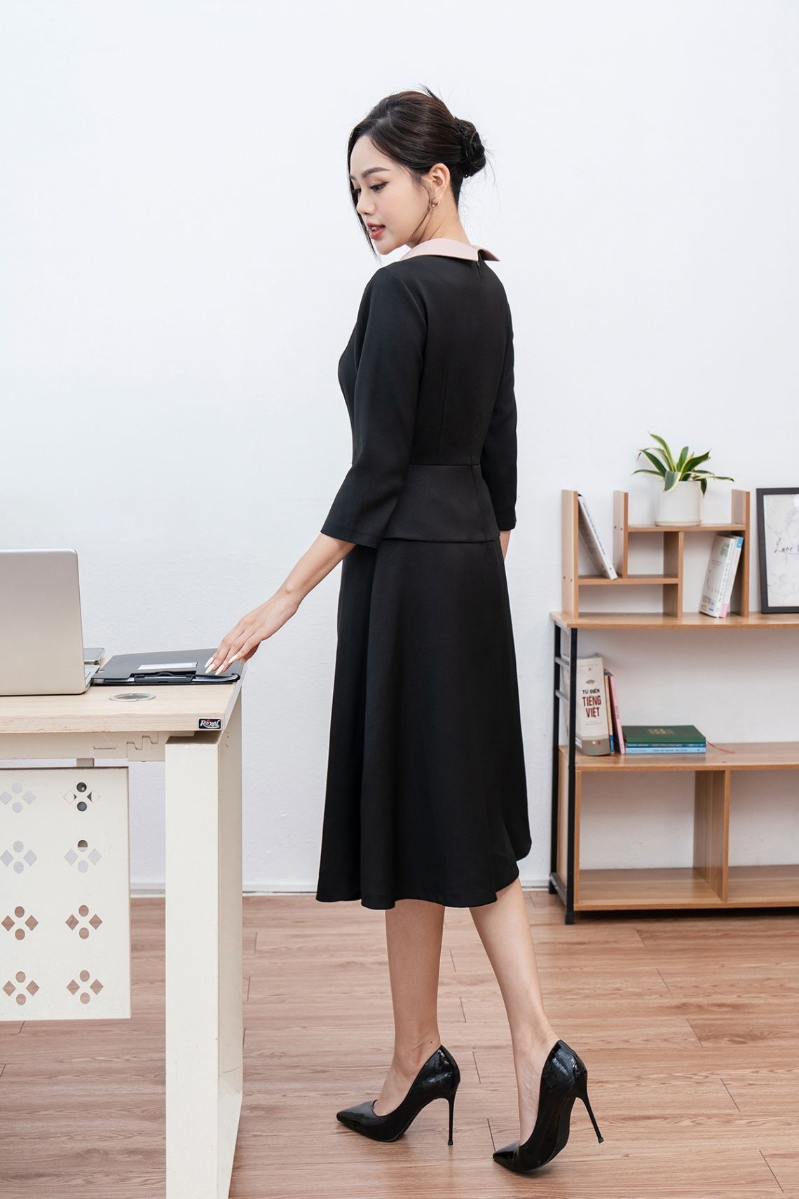 Đầm xòe peplum tay lỡ cổ hoa - O63L24Q003