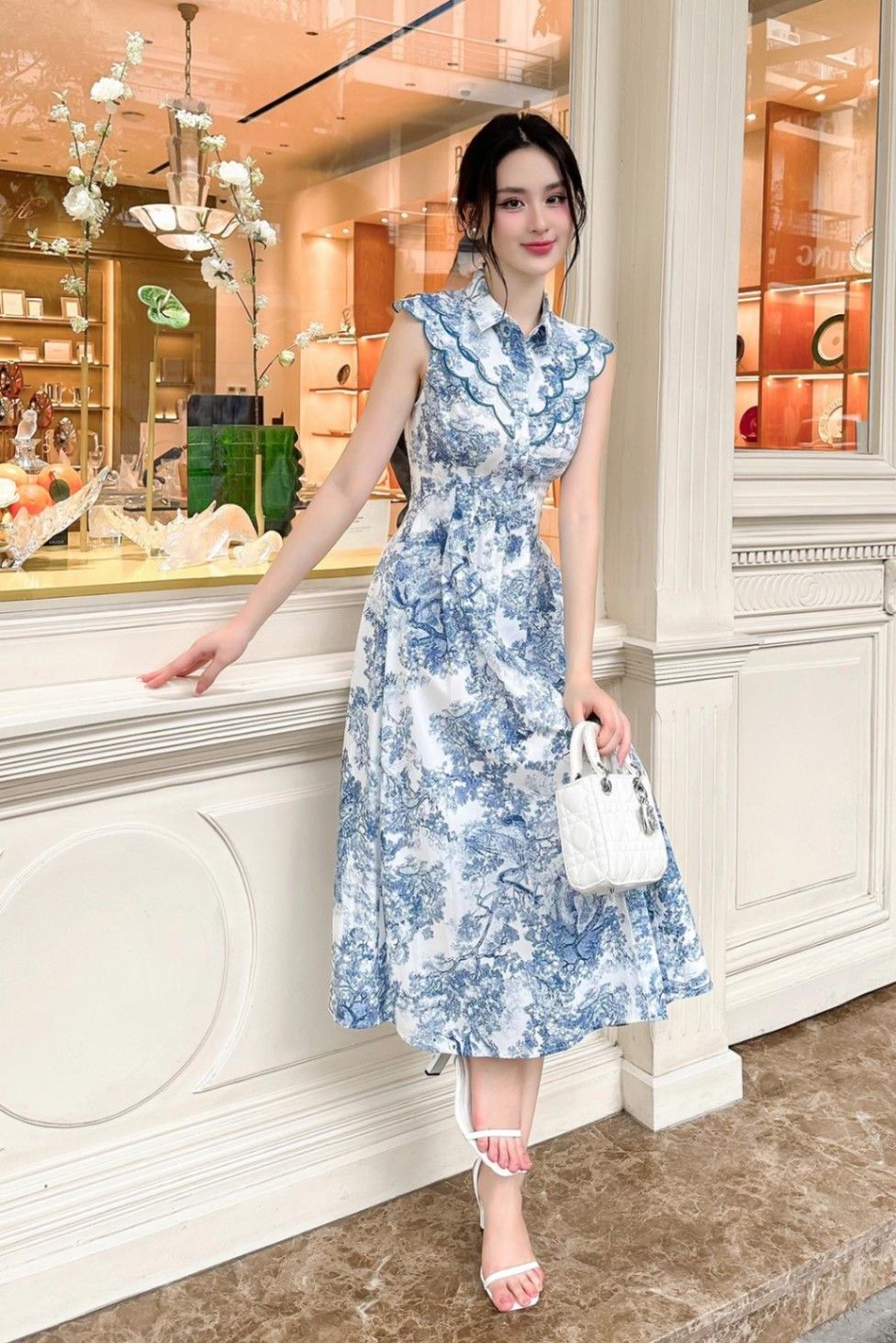 Đầm cổ đức thêu răng cưa xếp ly eo - O63L25H001