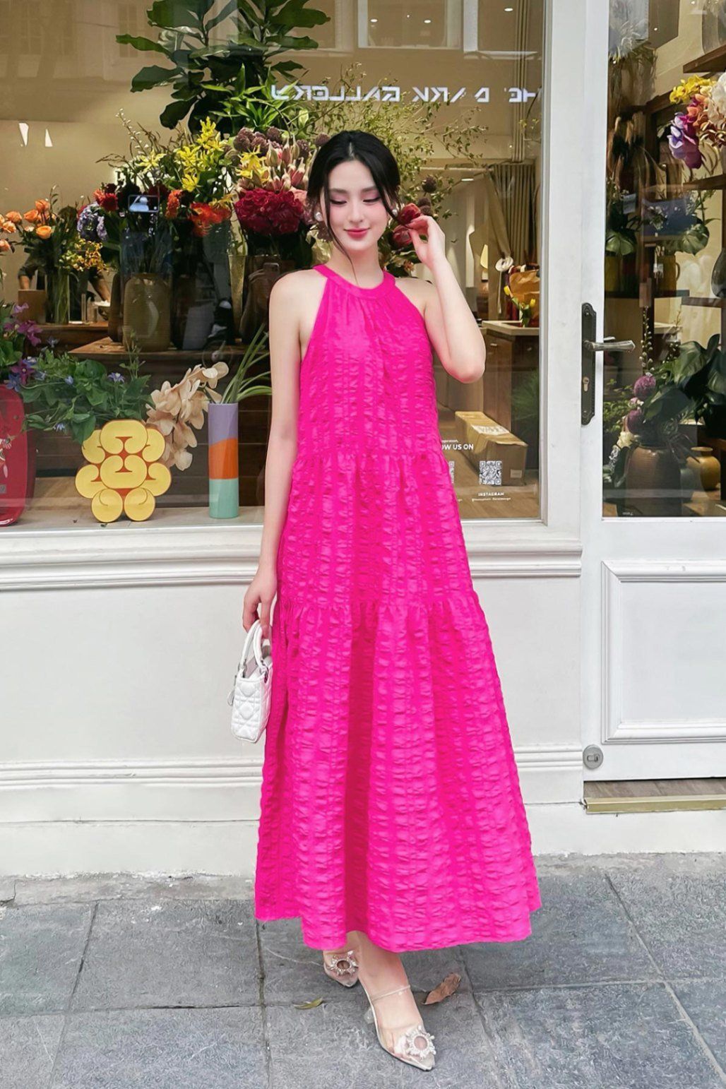 Đầm maxi cổ yếm nhún tầng - O63M24H013
