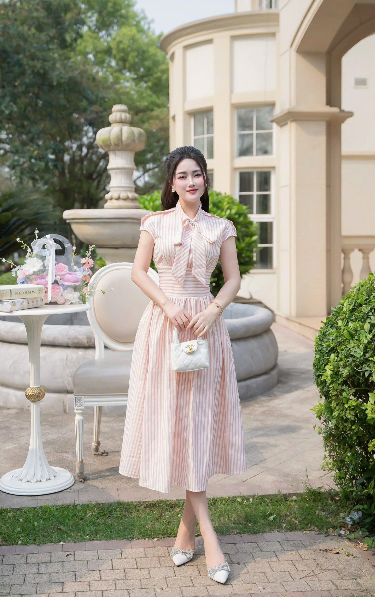 Đầm xoè vai chờm cổ phối dây nơ - P63L25H022
