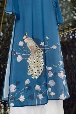 áo dài cách tân chim công - S61A23Q007