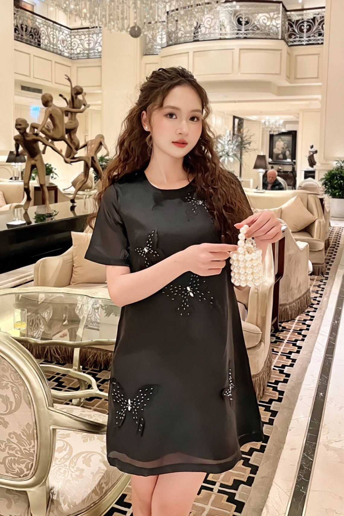 Đầm dáng suông đính bướm - S63T25Q001