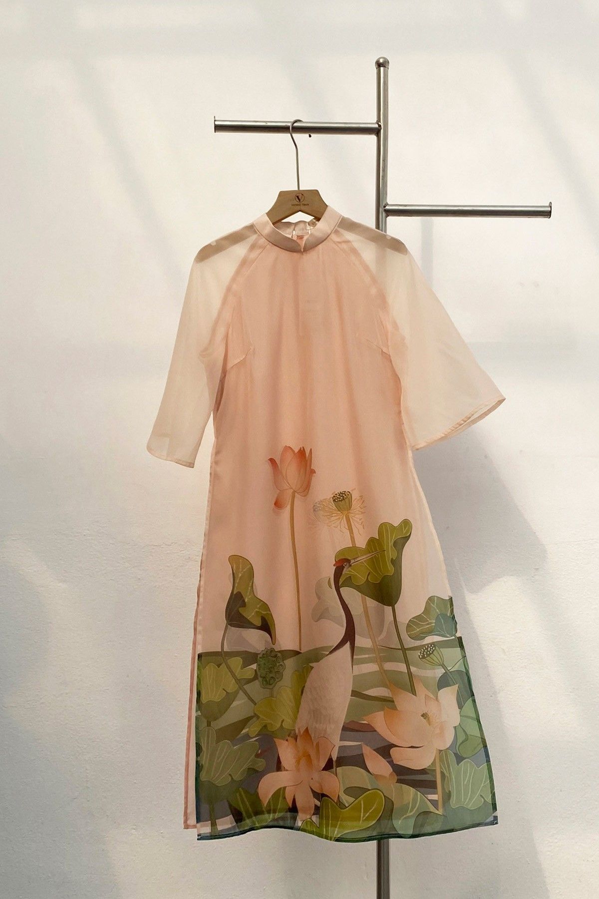 áo dài hạc sen cách tân - V61A24Q007 ( không kèm quần )