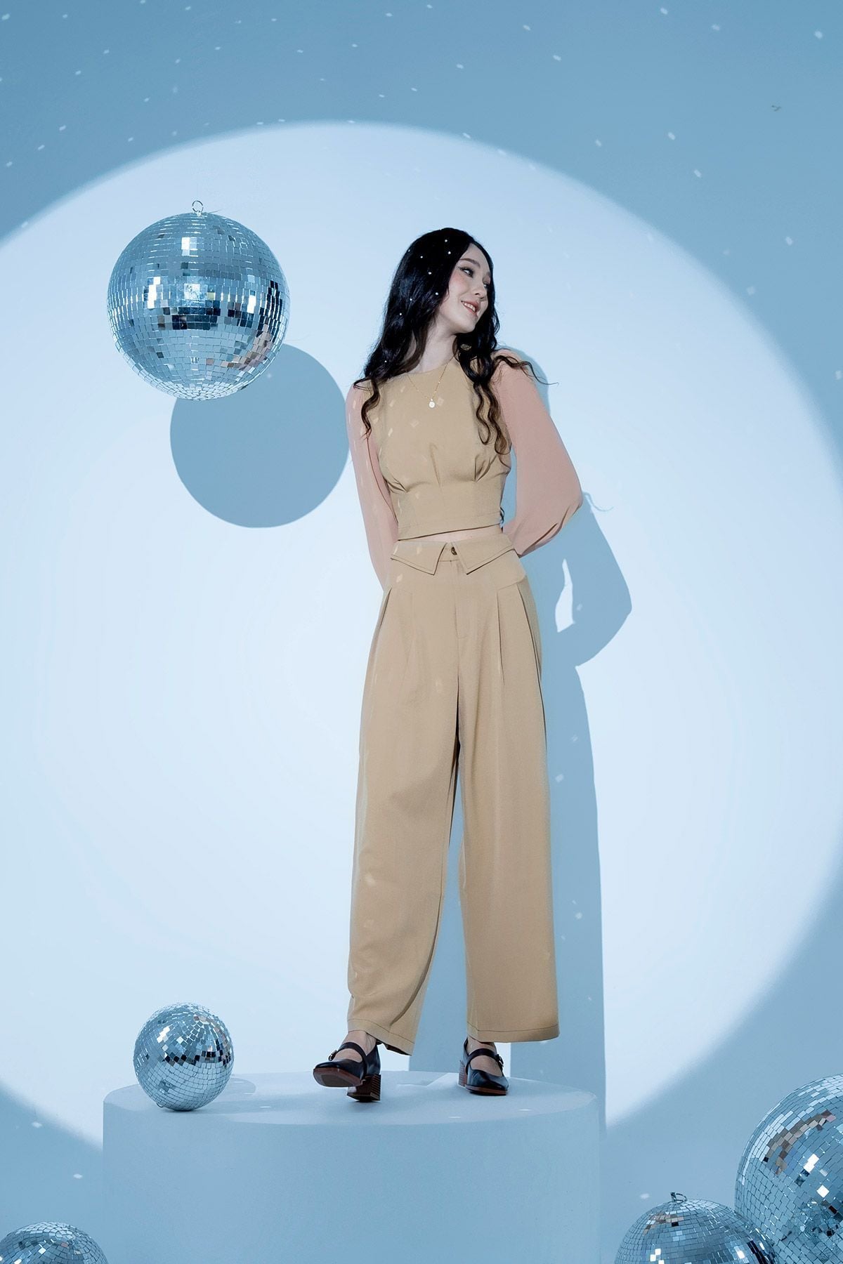 Áo Ly Xếp Thân Cổ Tròn Tay Phối - V61B22Q029