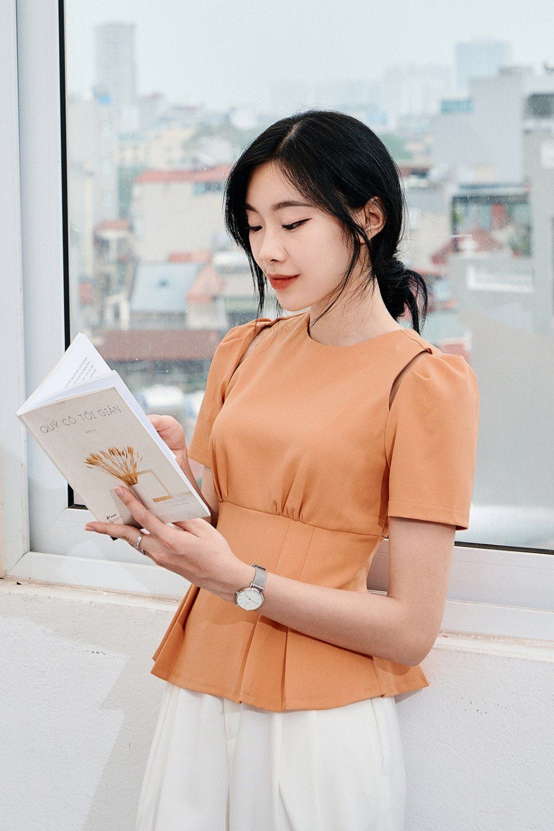 áo tay bồng chiết ly eo - V61B22Q058