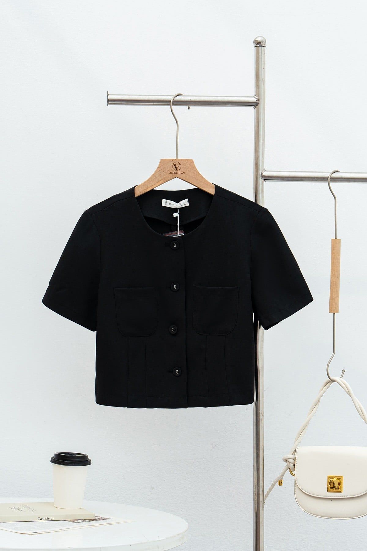 áo cổ tròn túi ốp chiết ly - V61B23Q035