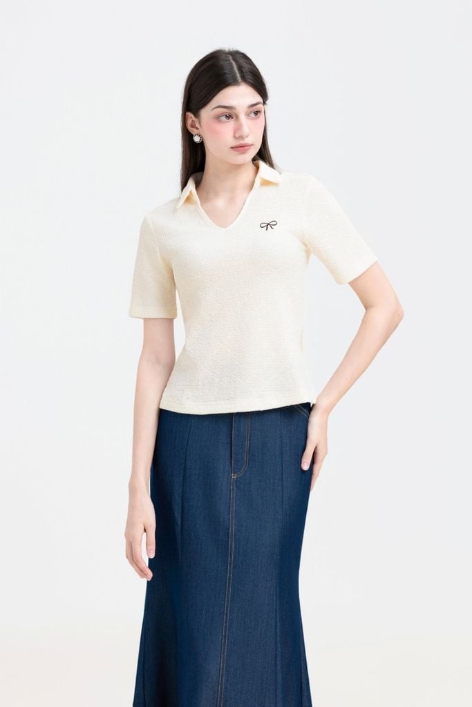 Áo dáng ôm cổ tim thêu nơ - V61B24Q046