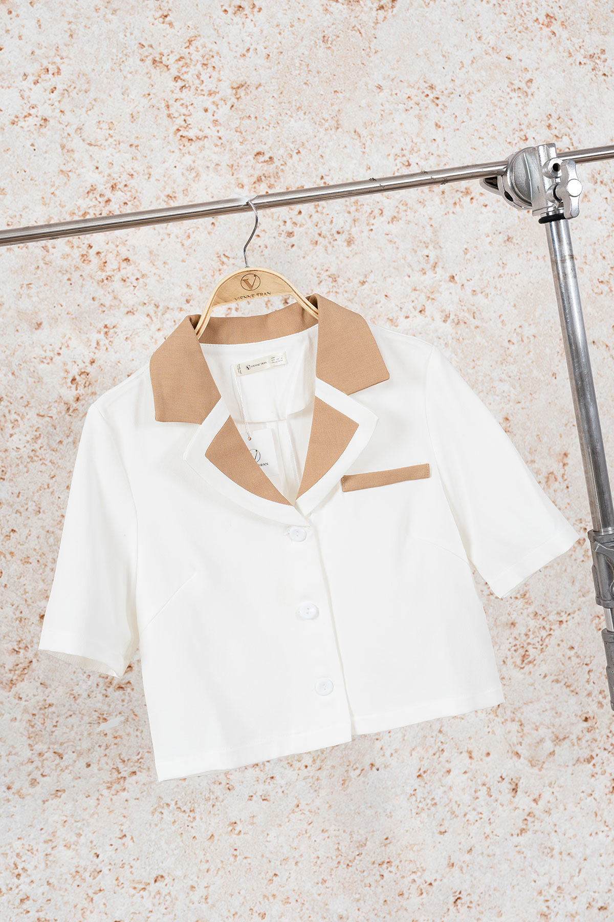 Áo sơ mi croptop tay phồng nữ tính 22SU02HT1001