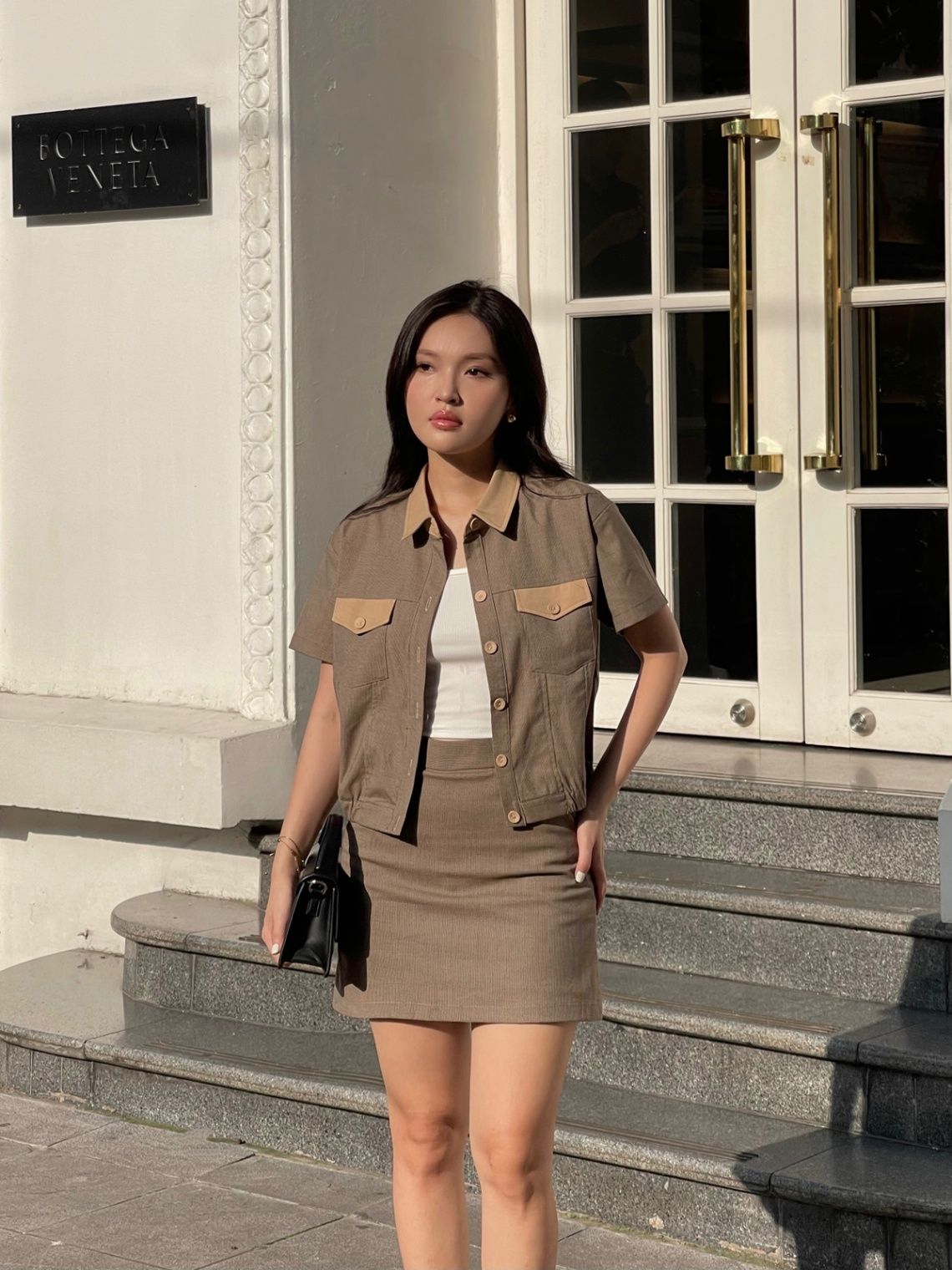 Áo sơ mi chun gấu phối màu tay ngắn - V61H25H034