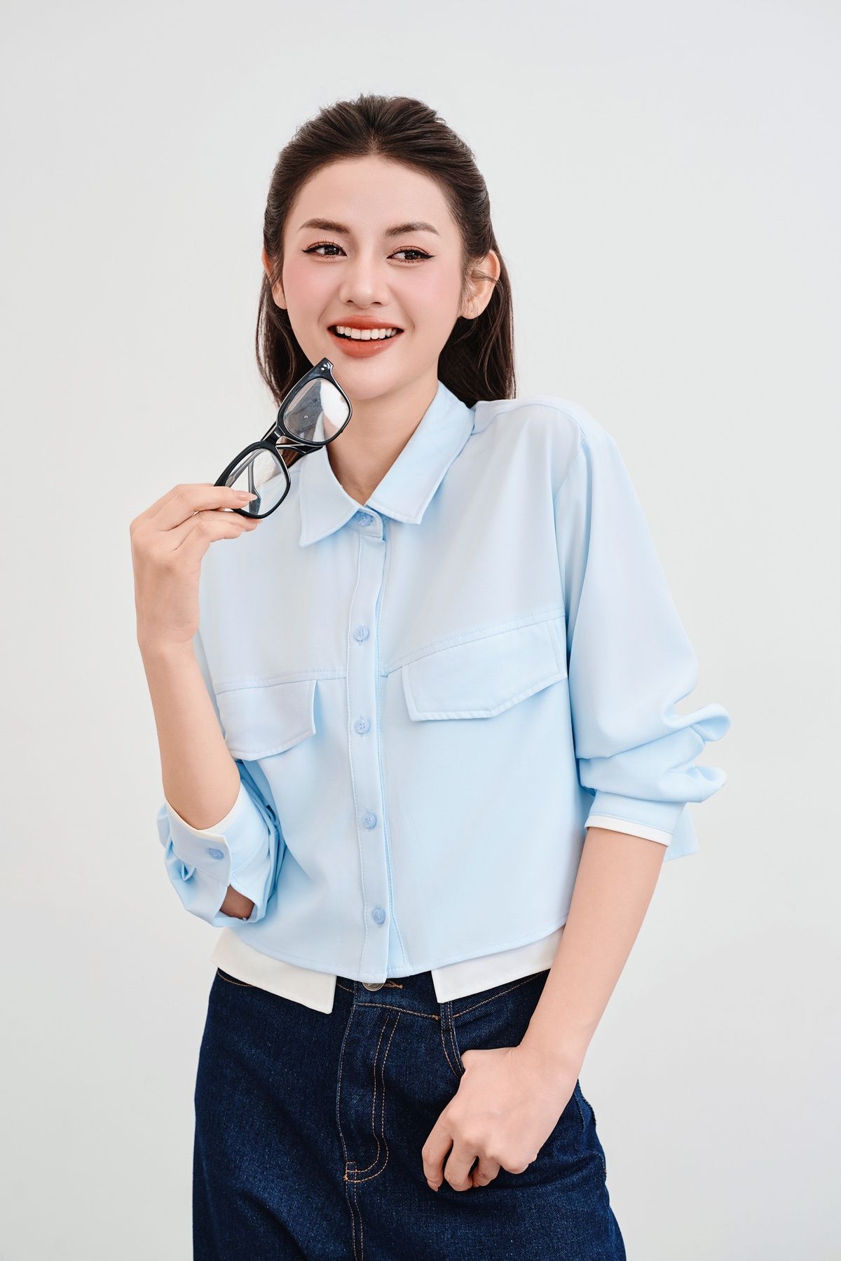 Áo sơ mi croptop vai chờm phối màu - V61H25Q005