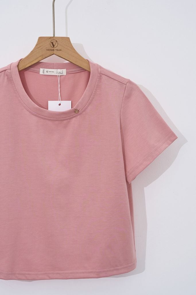 áo thun croptop ngắn tay đính logo - V61S24H023