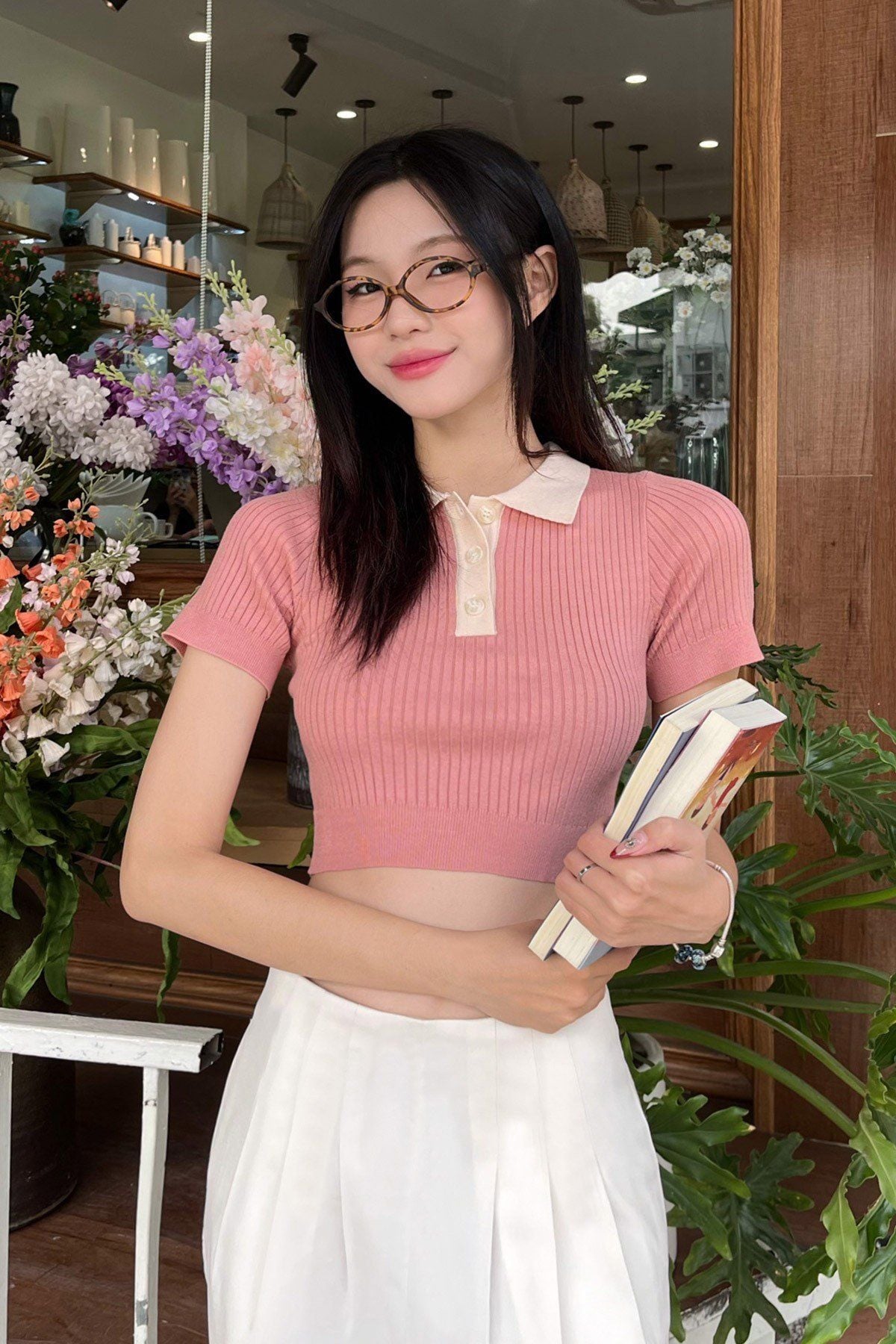 Áo len croptop cổ bẻ nẹp trụ phối - V61W24Q037