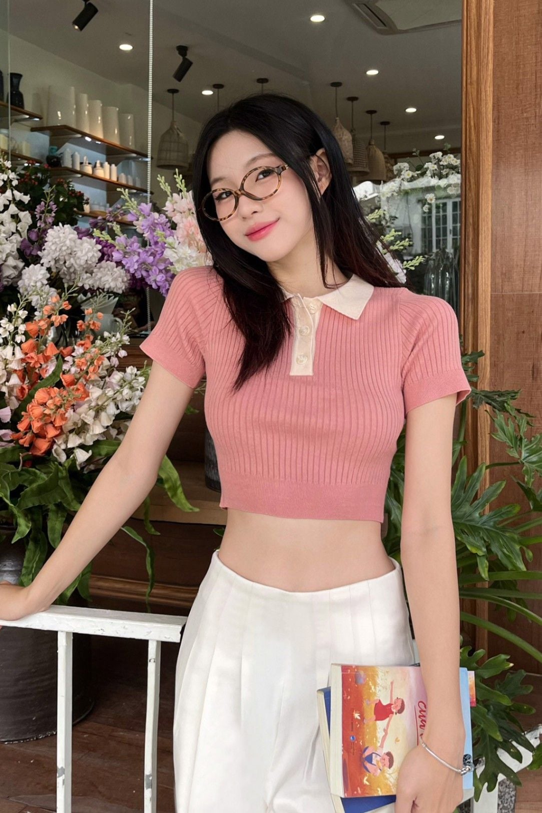 Áo len croptop cổ bẻ nẹp trụ phối - V61W24Q037