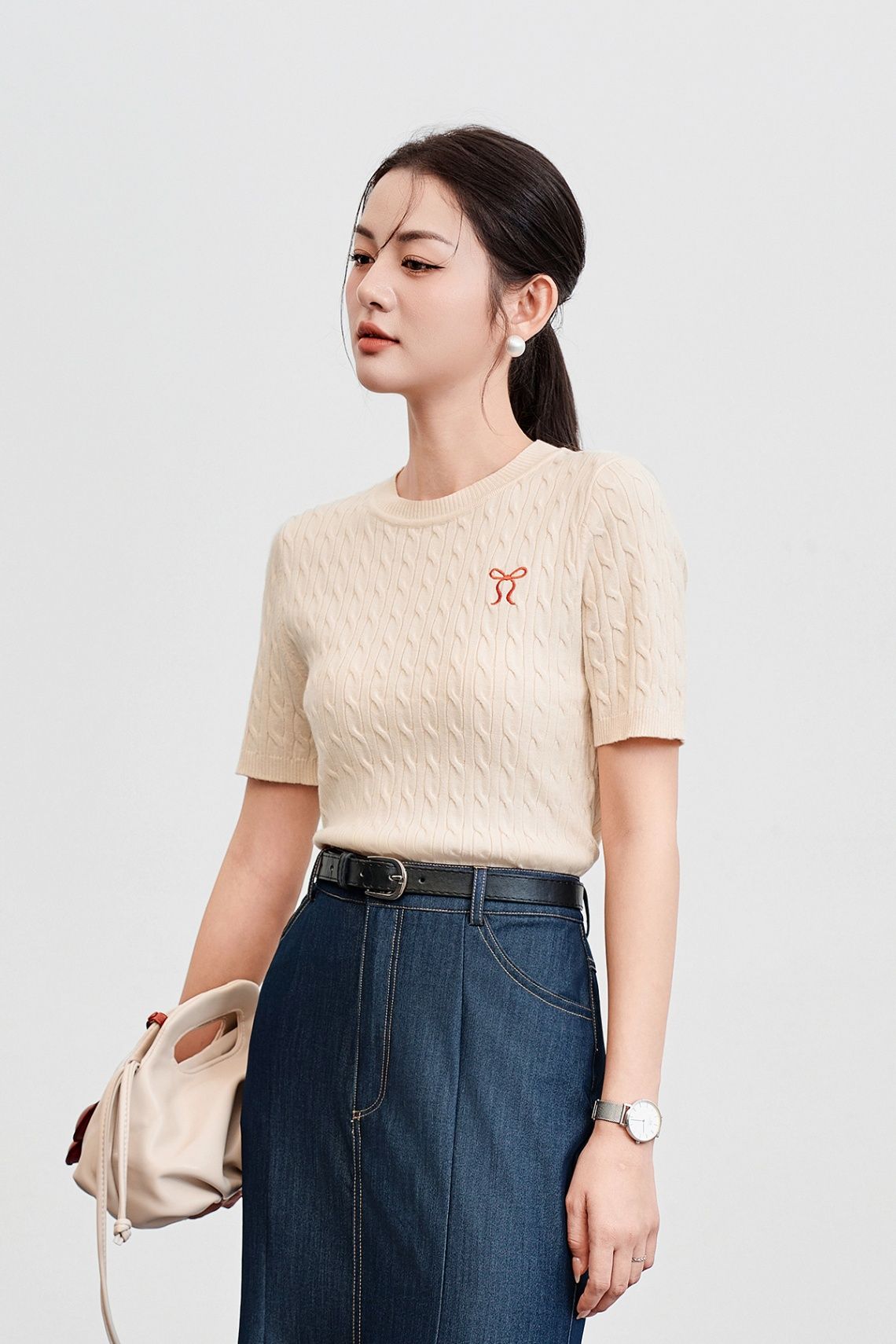 Áo len vặn thừng thêu ngực - V61W24Q053