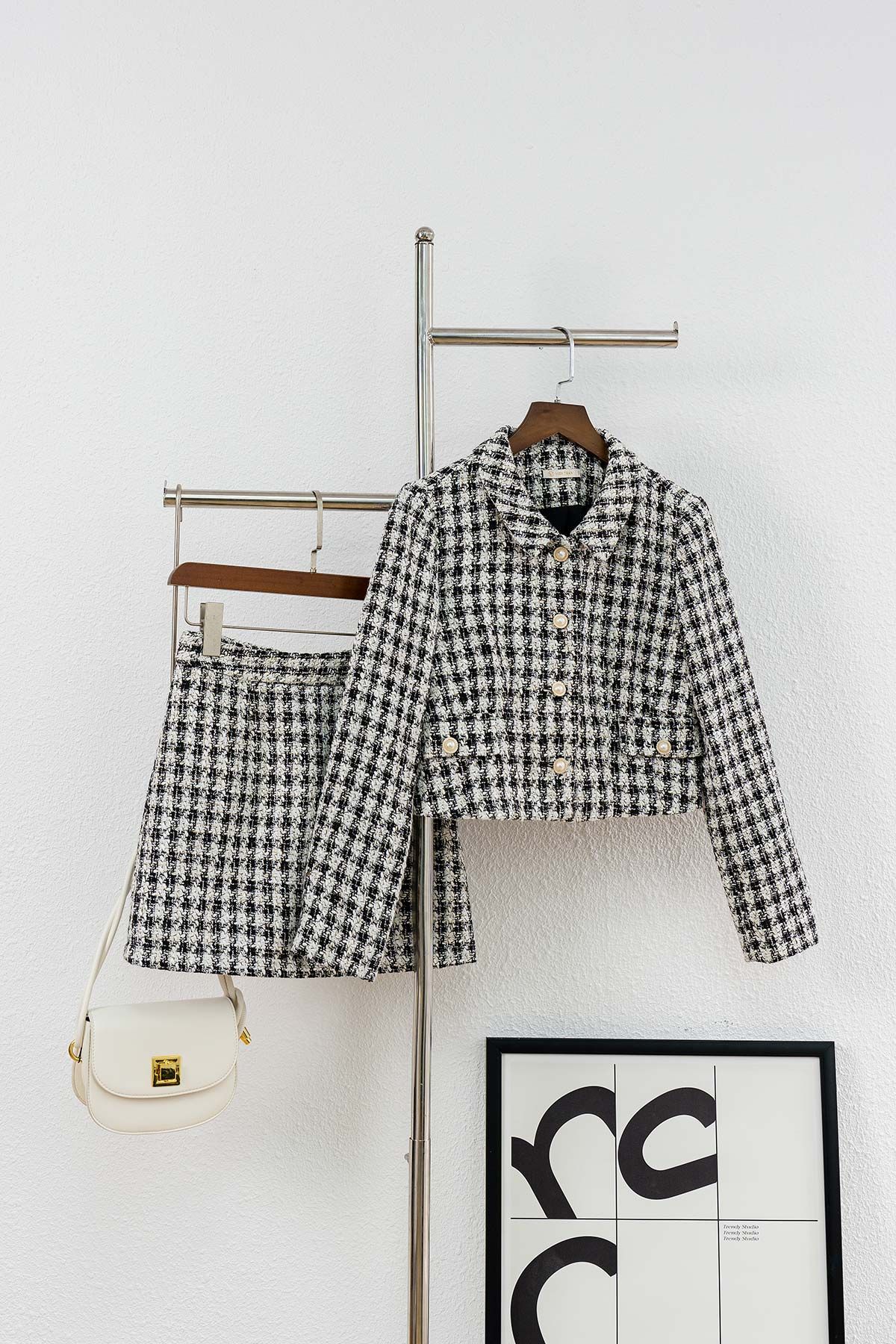 Chân váy dạ tweed dáng A - V62R22T035