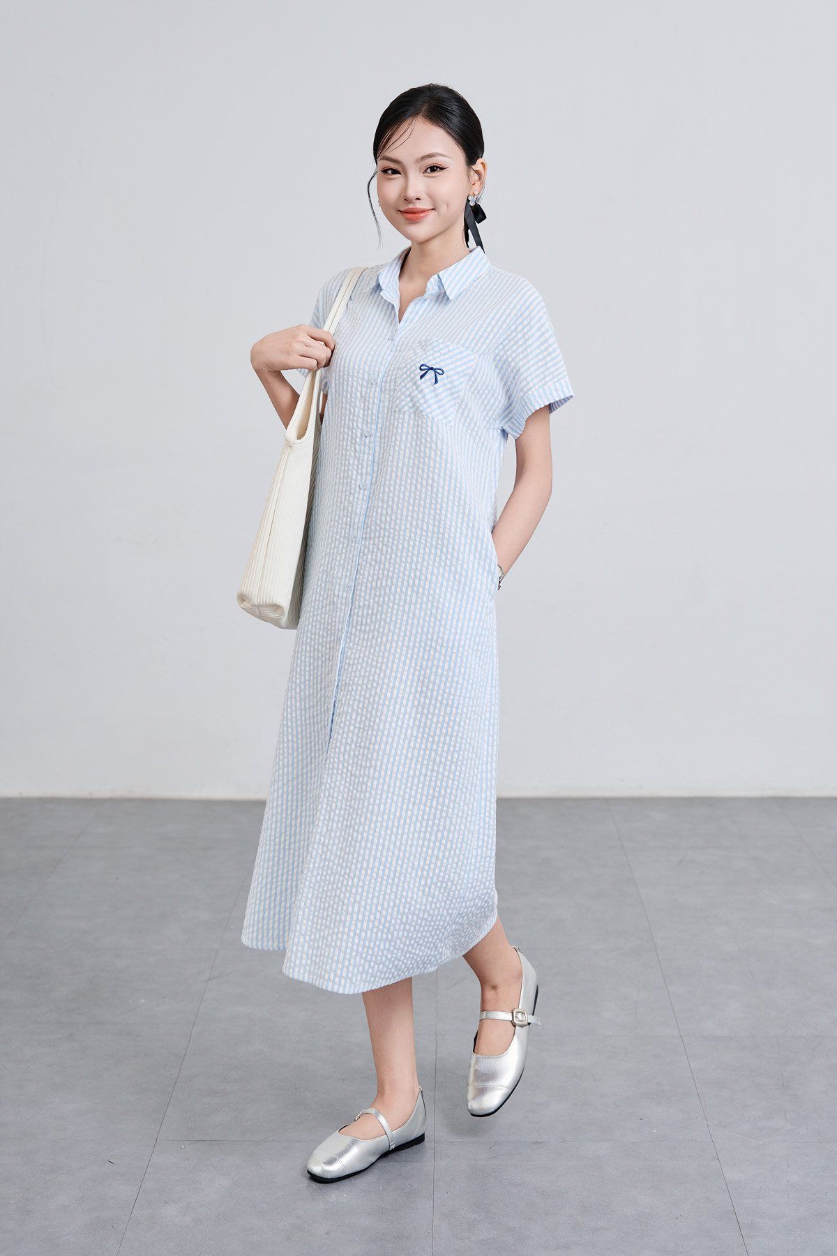 Đầm suông vai chờm thêu ngực - V63T25H009