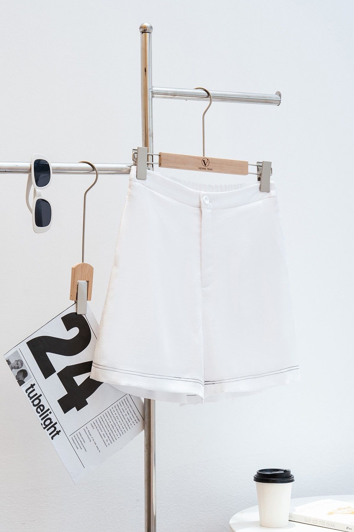 Quần shorts diễu chỉ trang trí - V64S23H004