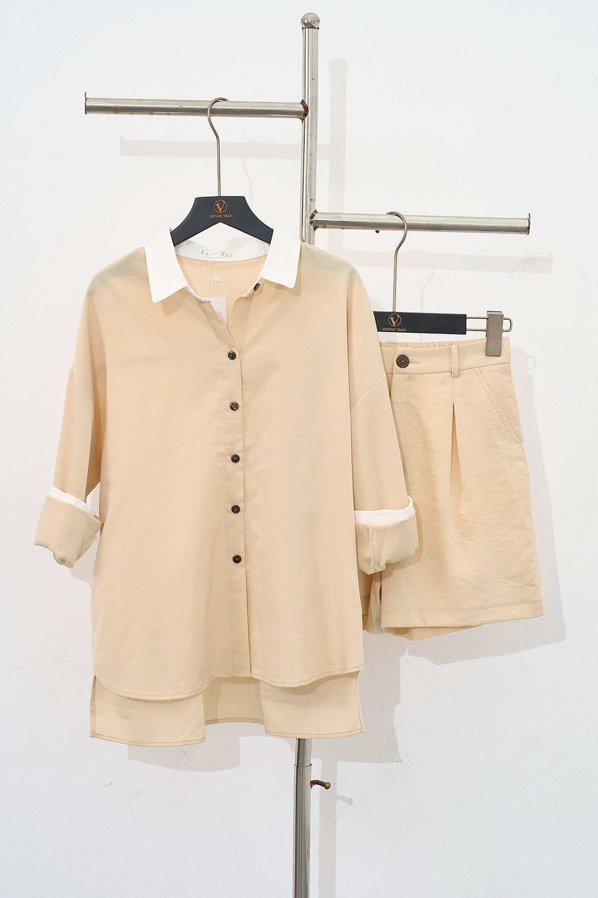 Quần short túi chéo ly bung - V64S24H007