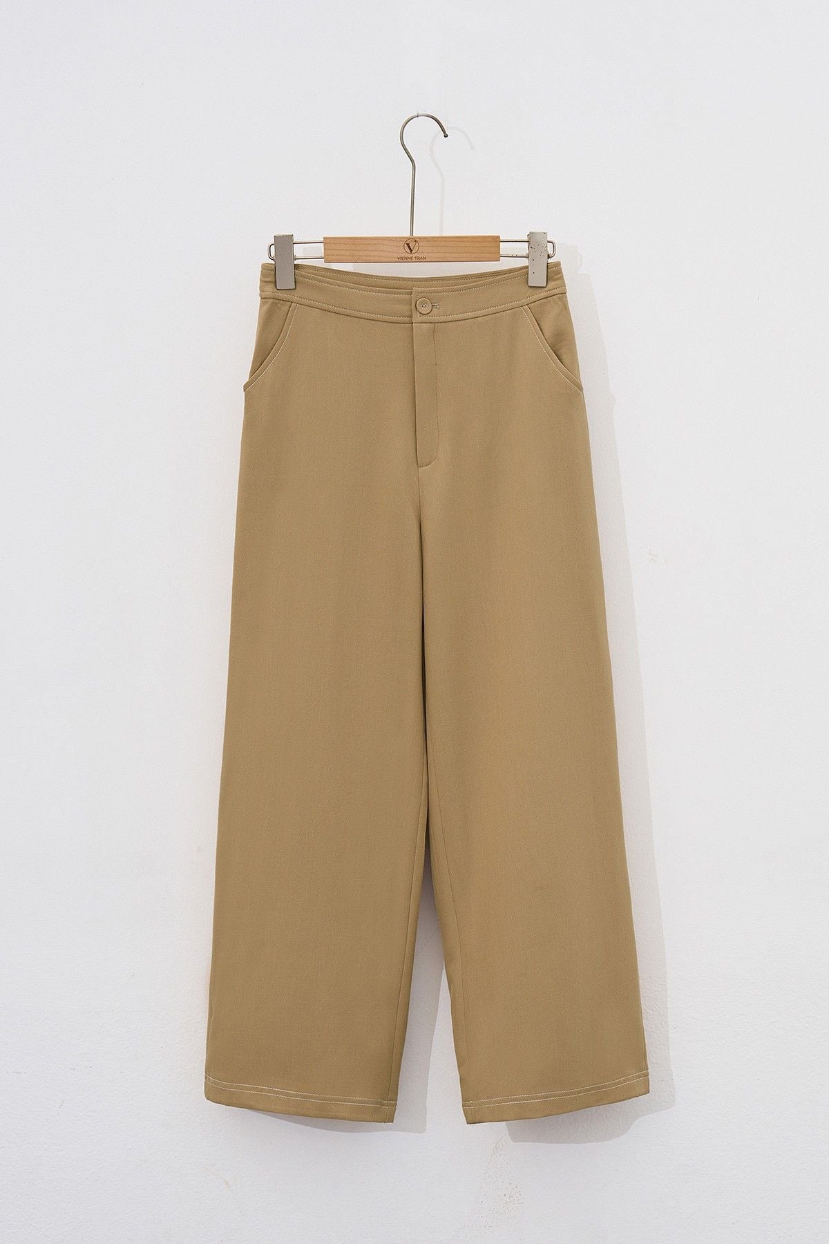 Quần ống rộng túi chéo diễu chỉ - V64W23Q007