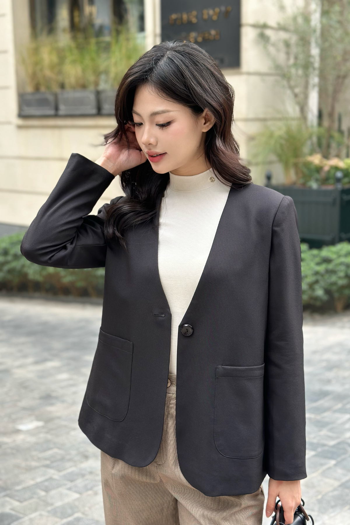 Áo blazer dáng rộng túi ốp - V65B24T014