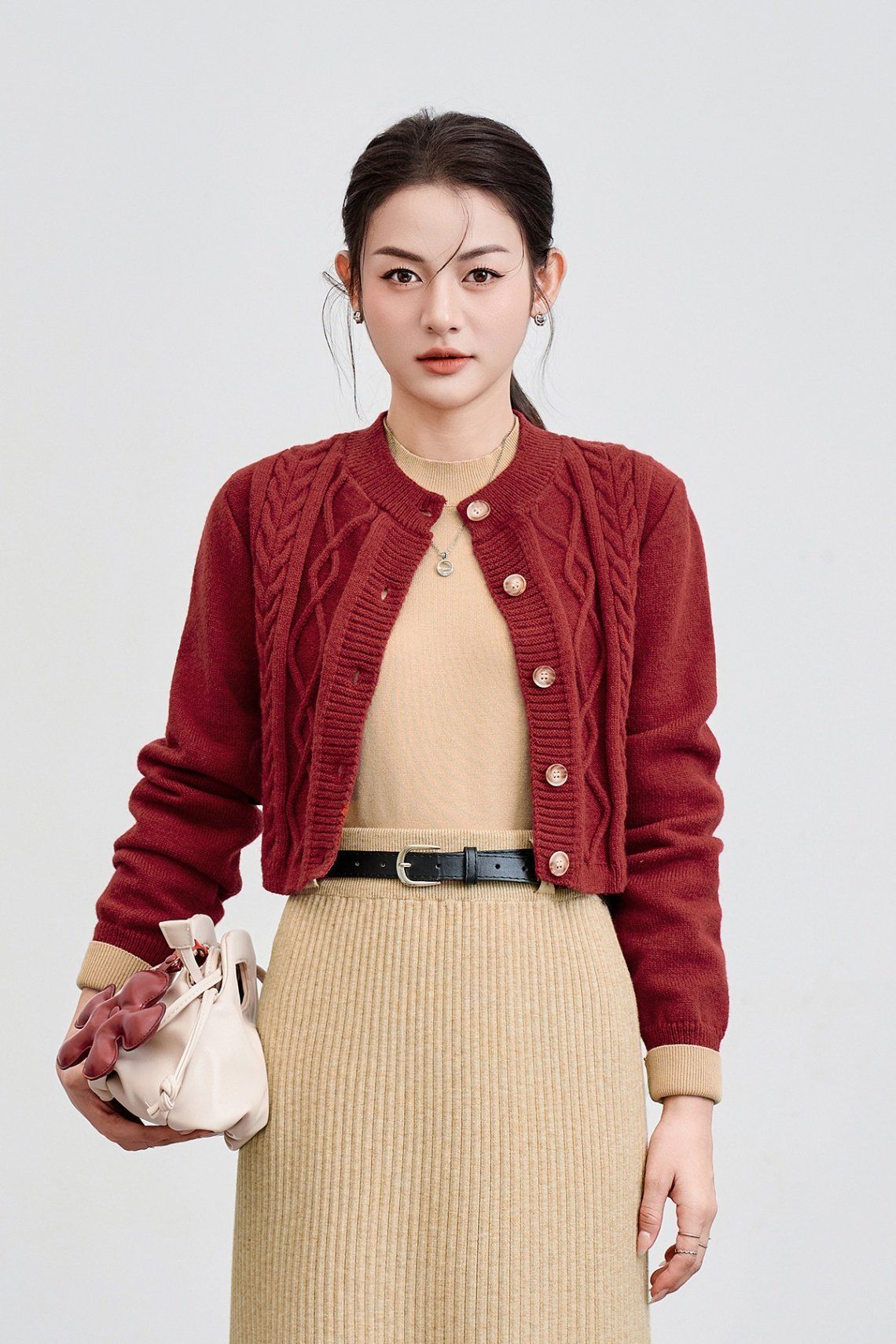 Áo len croptop vặn thừng cài cúc - V65C24T003