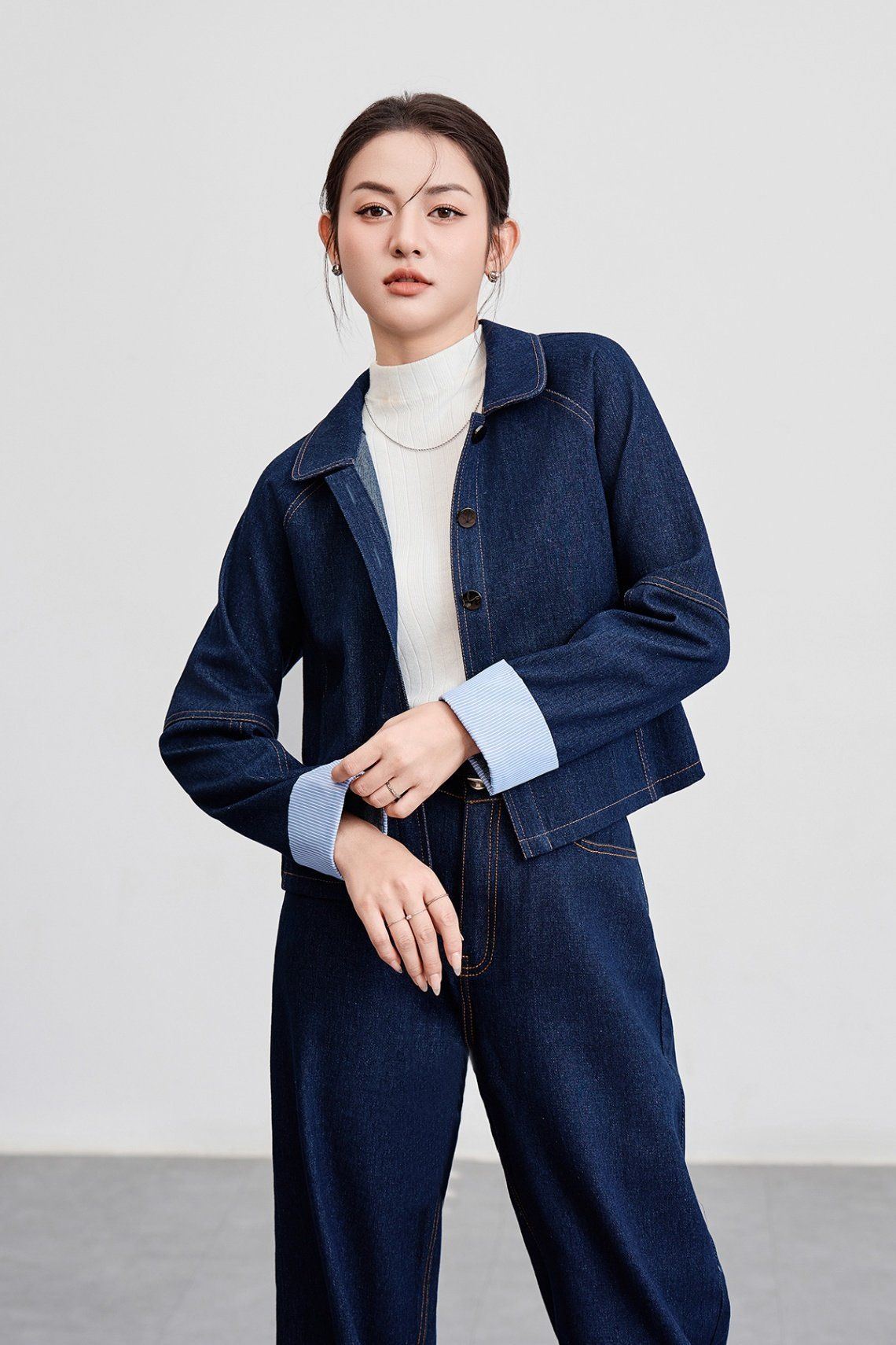 Áo khoác denim phối kẻ diễu chỉ - V65O24T014
