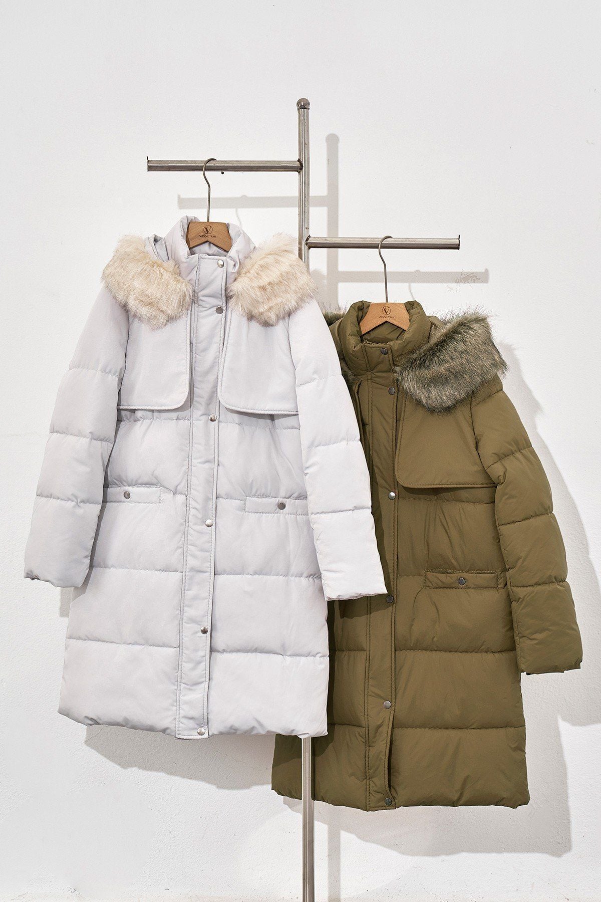 Áo phao dáng dài mũ lông - V65P24T009