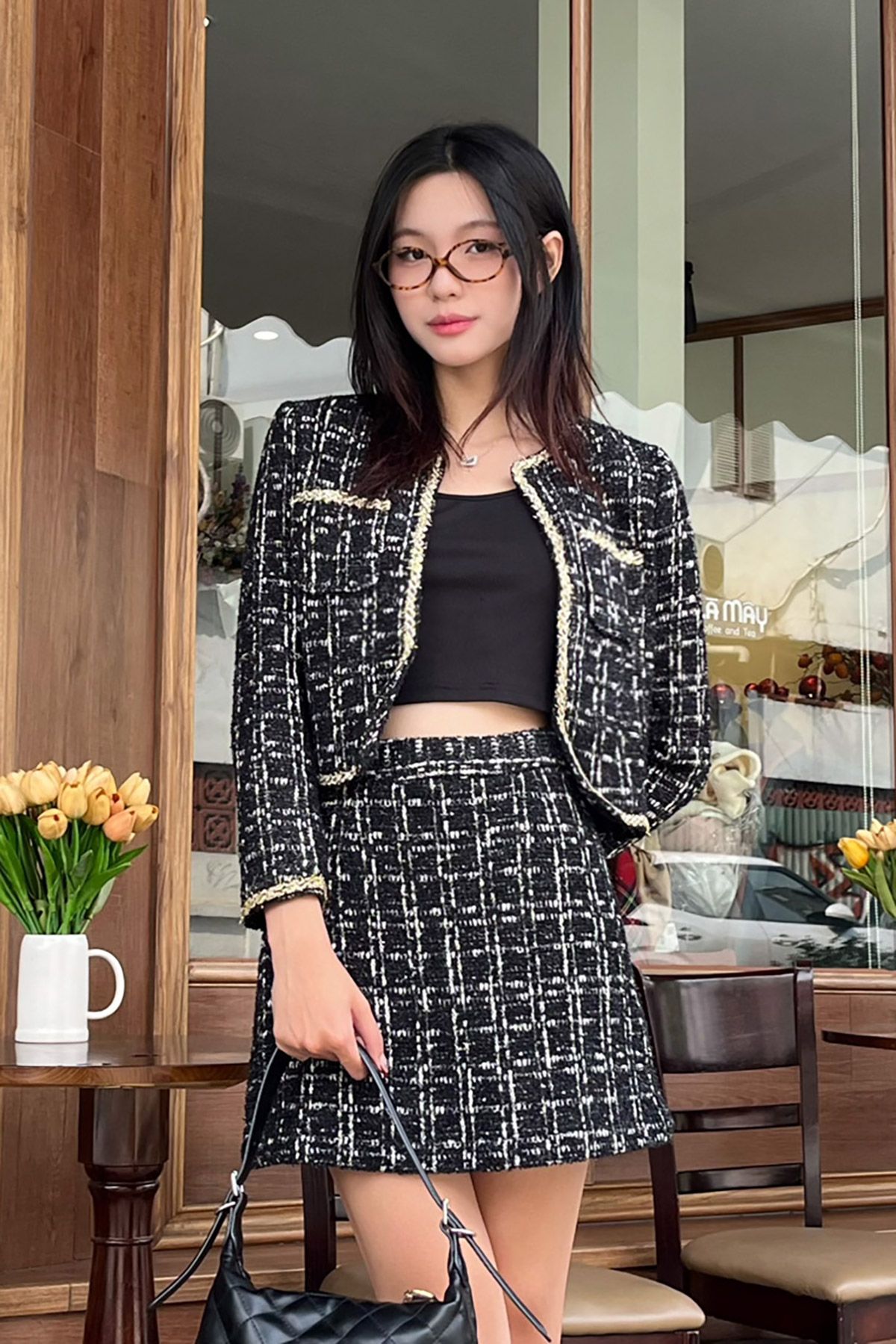 áo khoác dạ tweed dáng ngắn vạt tròn - V65W23T022