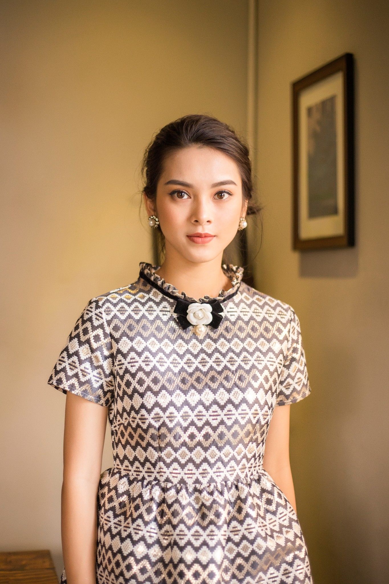 Đầm  gấm xòe thắt eo, tay ngắn (Harper Dress)