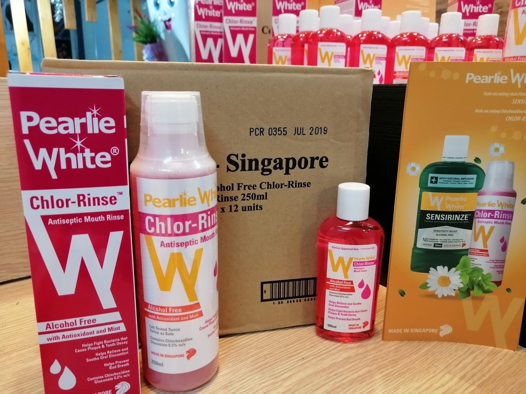  Nước súc miệng Pearlie White Singapore chứa 0.2% Chlorhexidine không chứa cồn sát khuẩn - Hồng (250ml/chai) 