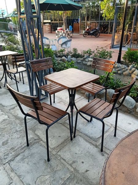 Bộ 4 Ghế Kite Và 1 Bàn Mặt Gỗ Vuông Kite Fansipan