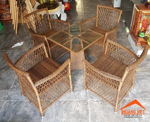 Bộ Bàn Ghế Nhựa Giả Mây Mặt Kiếng Vuông, Màu Nâu HV004