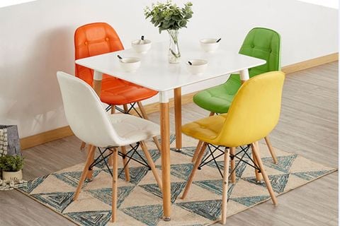 Bộ Bàn Mặt Vuông Và 4 Ghế Eames Da Cúc