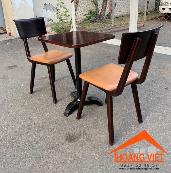Bộ Bàn và 2 Ghế Cafe Gỗ Mặt Vuông Màu Nâu, Đen Fansipan Alto