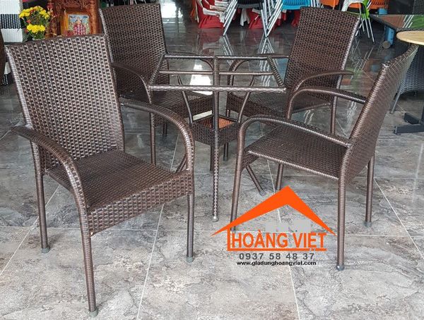 Bộ Bàn Cafe Mặt Vuông Cao Cấp Và 4 Ghế Giả Mây Lưng Chữ Nhật